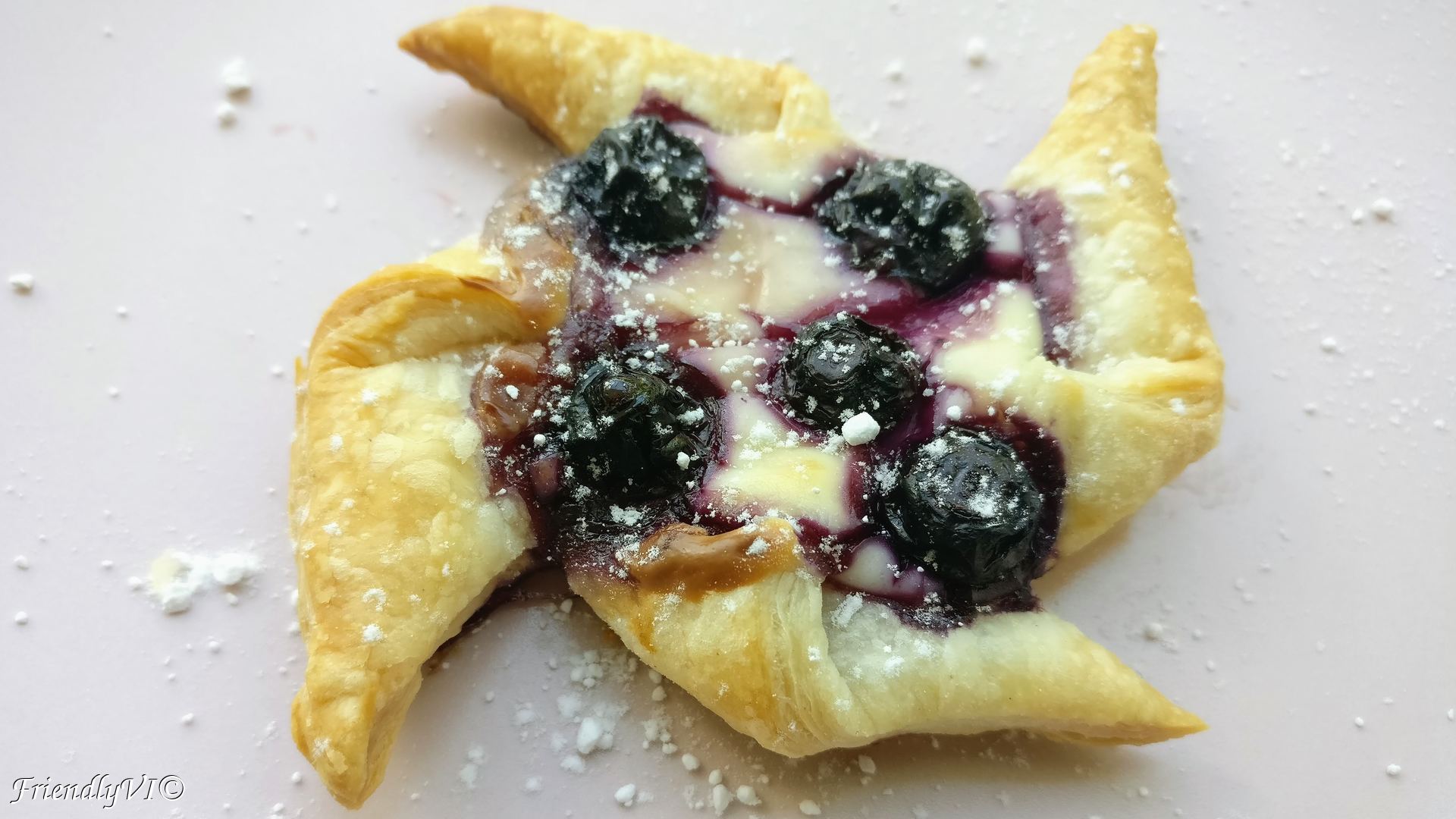 puf pastry blueberries