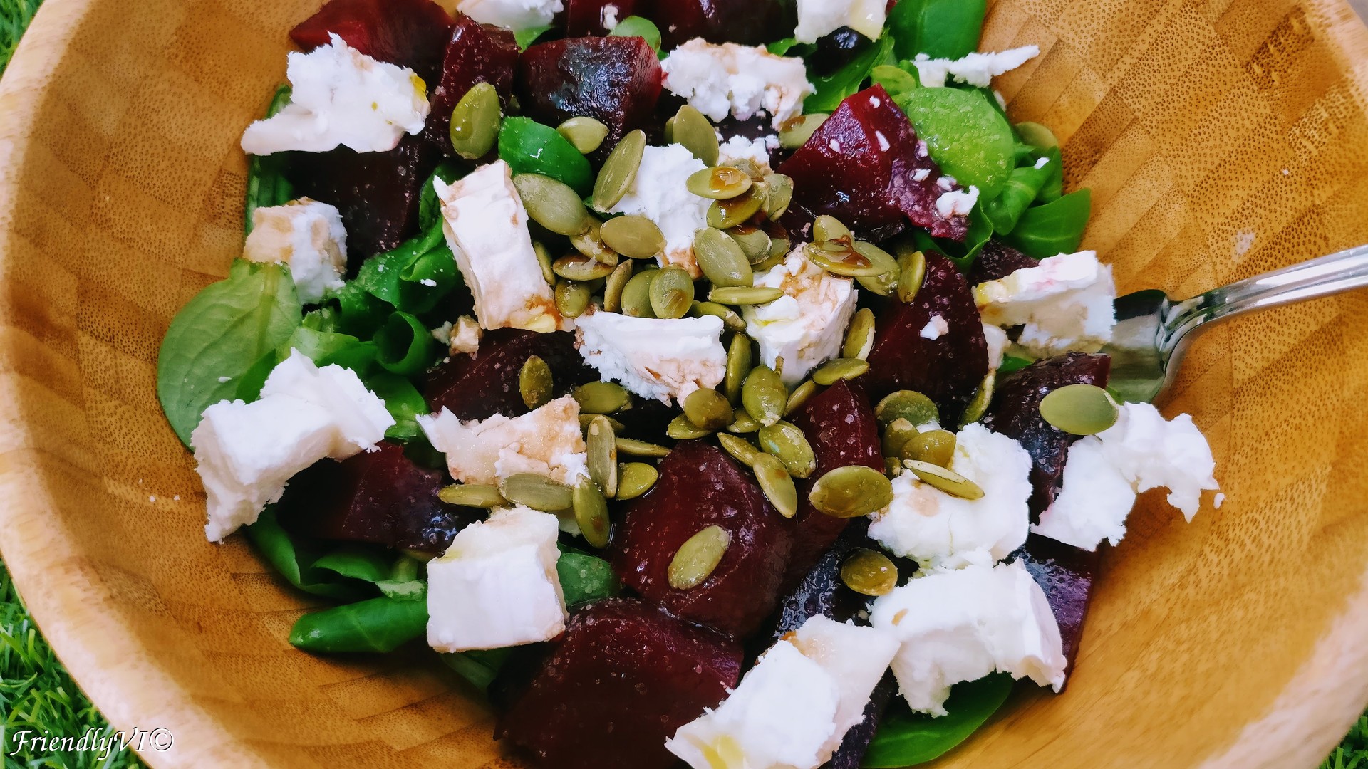 beetroot salad with goat cheese